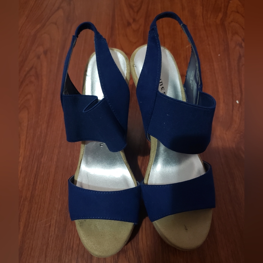 🌺 Chinese Laundry Wedges